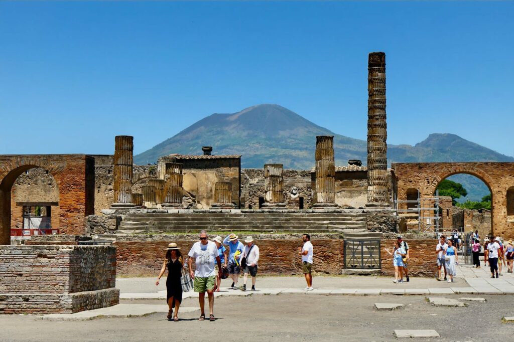 Pompeii, Wine & Welcome