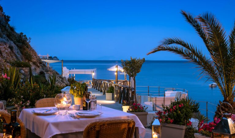 From Positano at Sunset to Nerano by Candlelight: Sunset Boat & Seaside Dinner