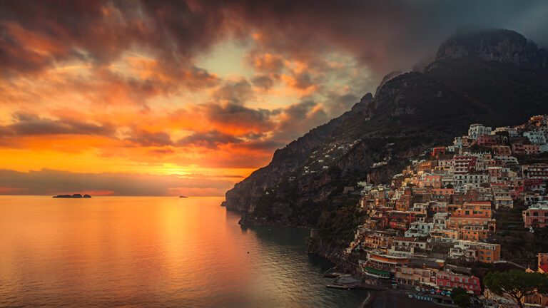 From Positano at Sunset to Nerano by Candlelight: Sunset Boat & Seaside Dinner