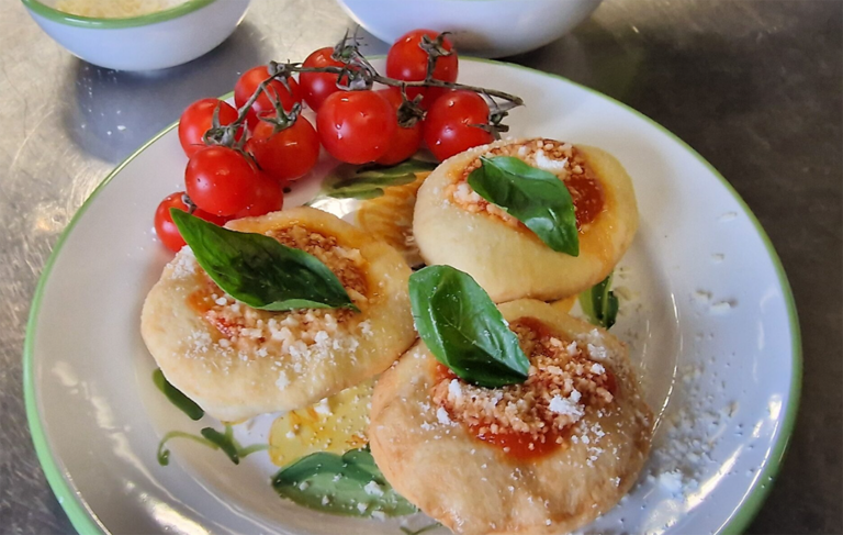 Walking Toward Capri: Punta Campanella & Hilltop Lunch Experience