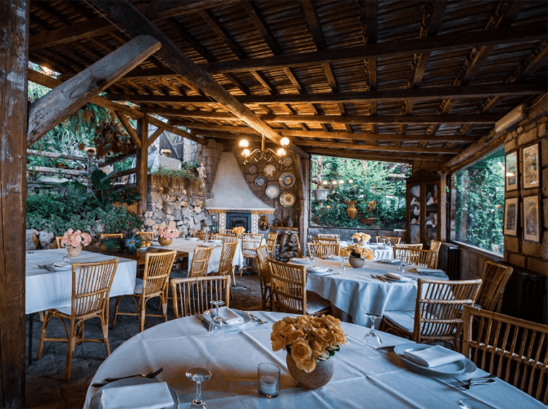 Walking Toward Capri: Punta Campanella & Hilltop Lunch Experience